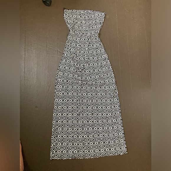 Old Navy Strapless Black and White Patterned Dress - Picture 1 of 4